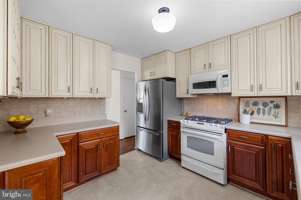 15007 CARLBERN DRIVE