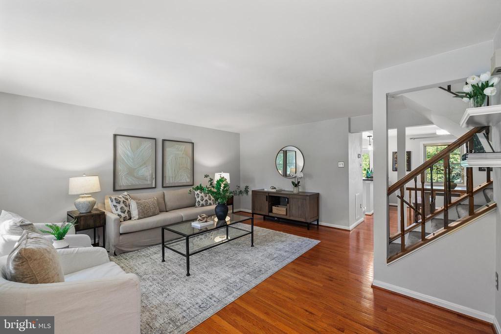 7333 CRESTLEIGH CIRCLE