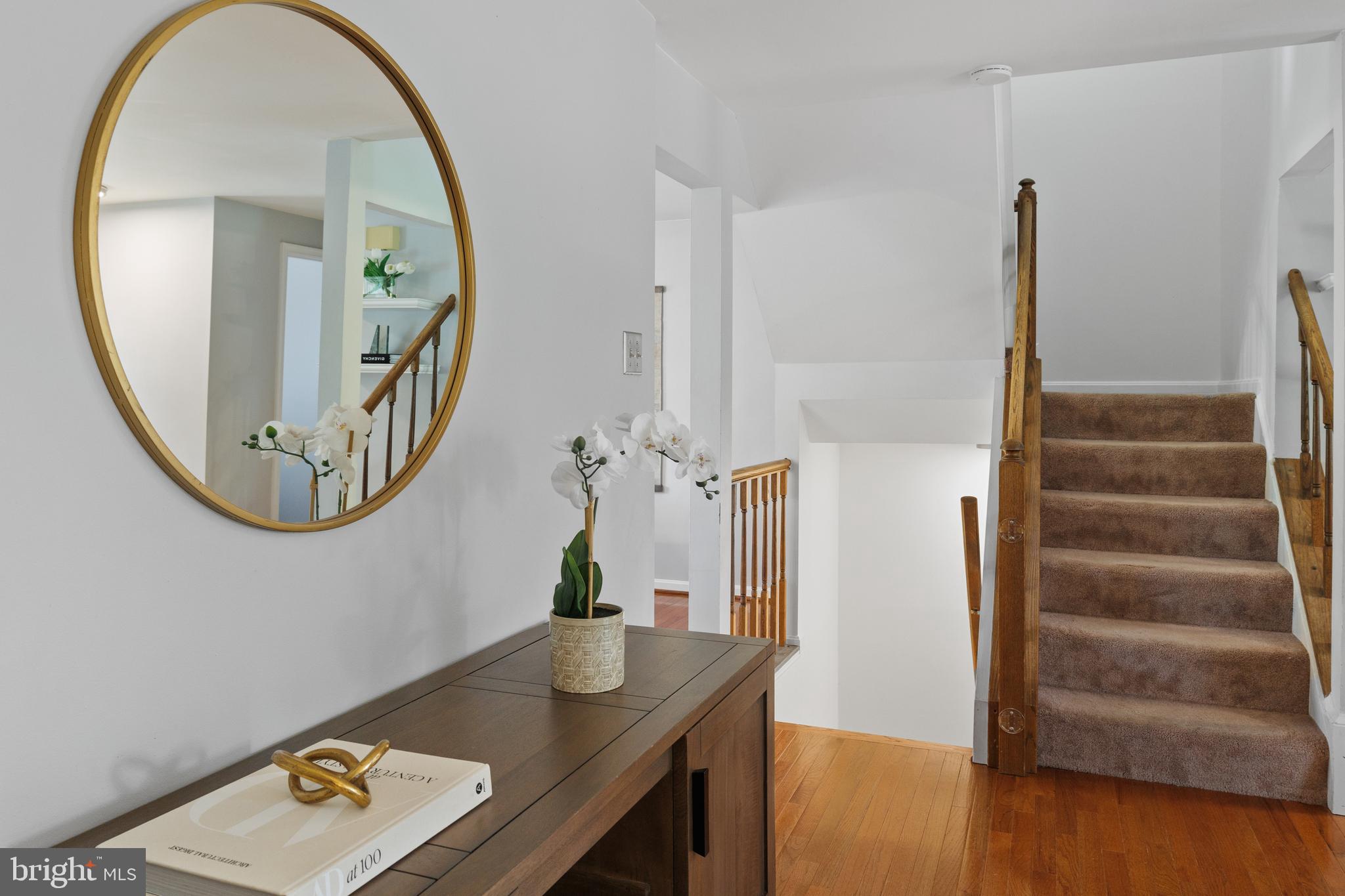 7333 CRESTLEIGH CIRCLE