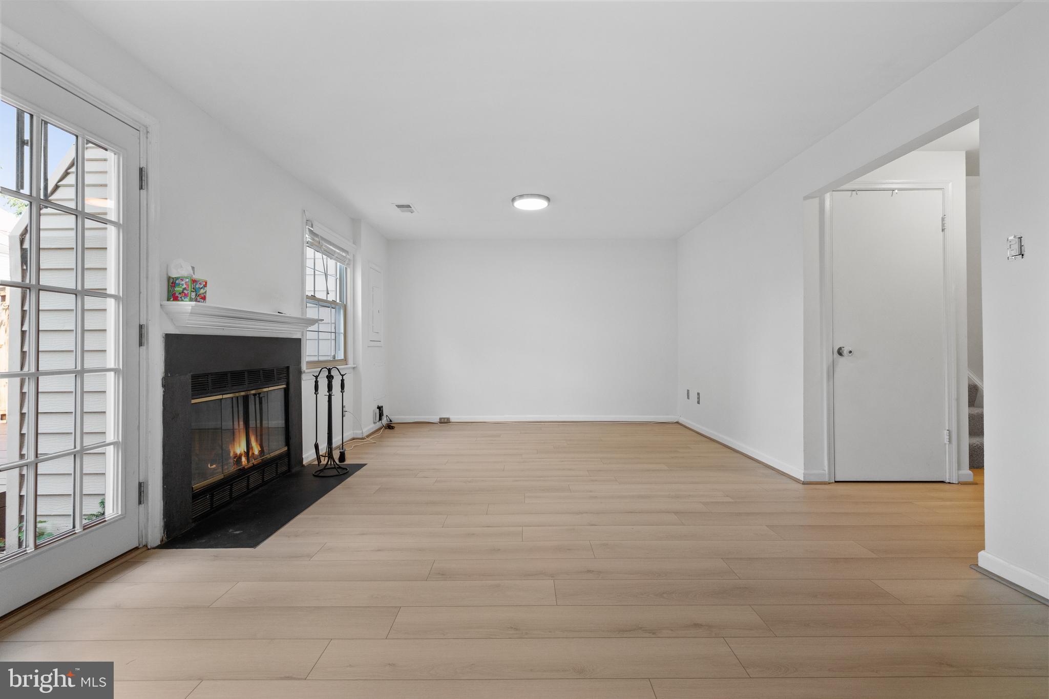 7333 CRESTLEIGH CIRCLE