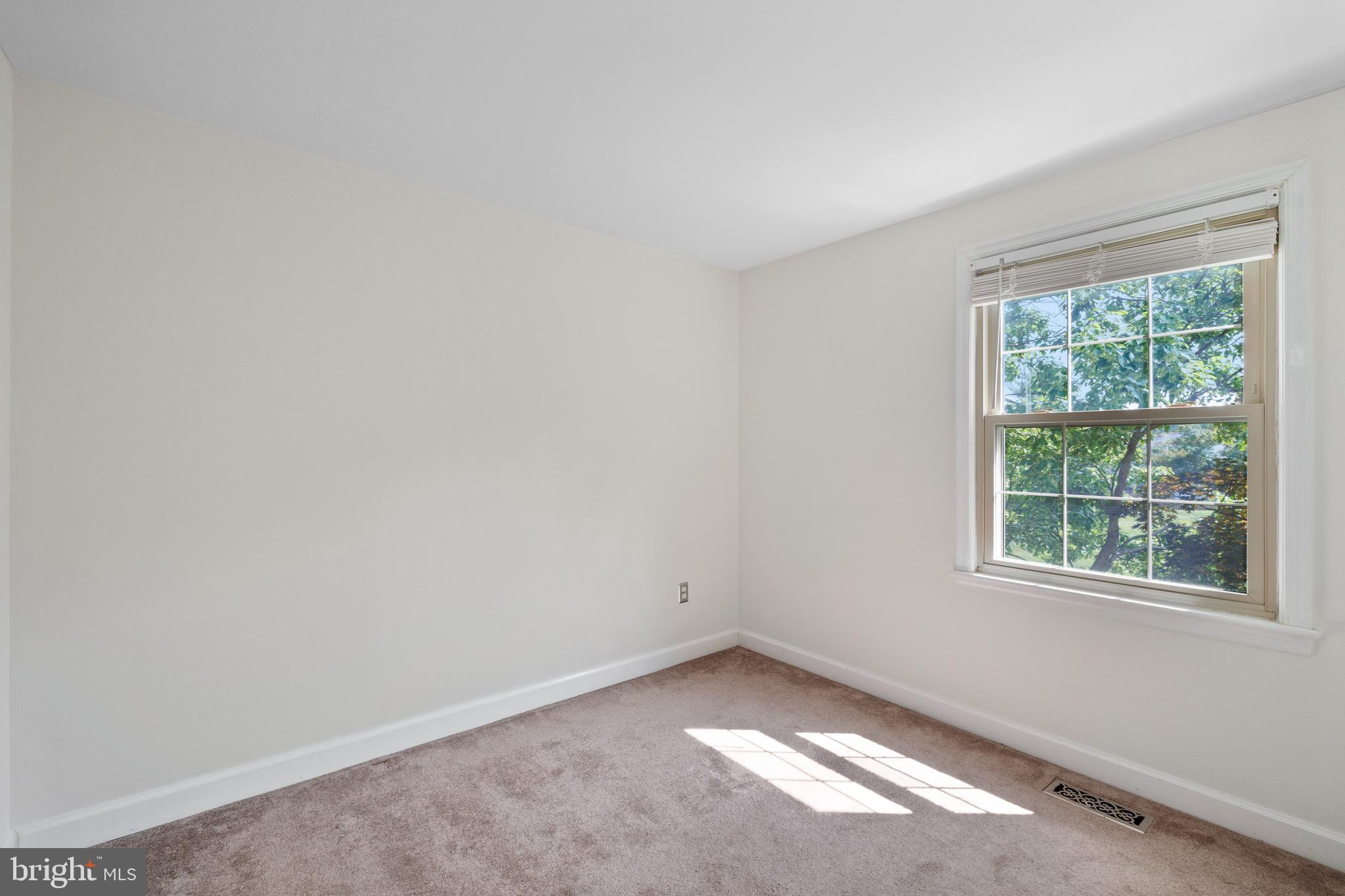 7333 CRESTLEIGH CIRCLE