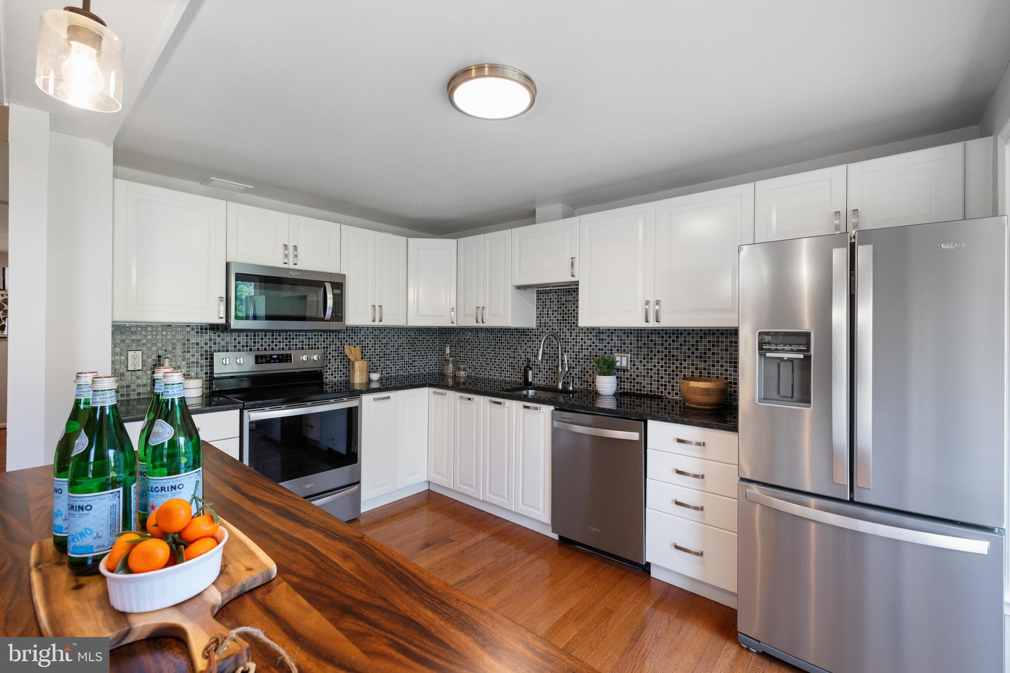 7333 CRESTLEIGH CIRCLE