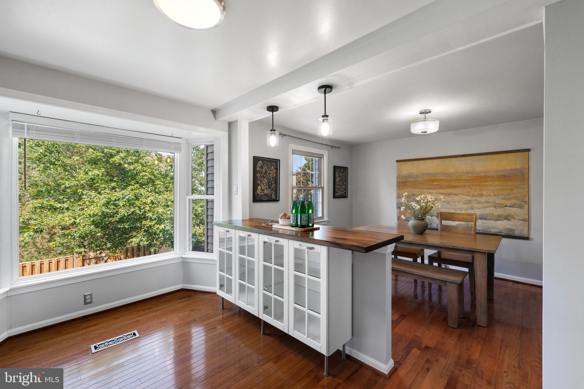 7333 CRESTLEIGH CIRCLE