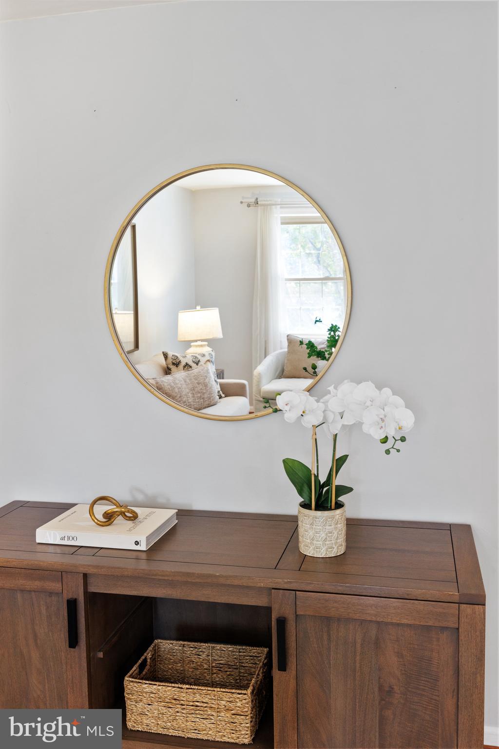 7333 CRESTLEIGH CIRCLE