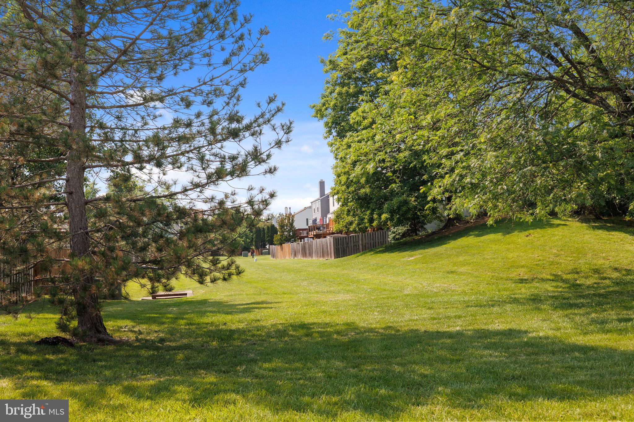 7333 CRESTLEIGH CIRCLE