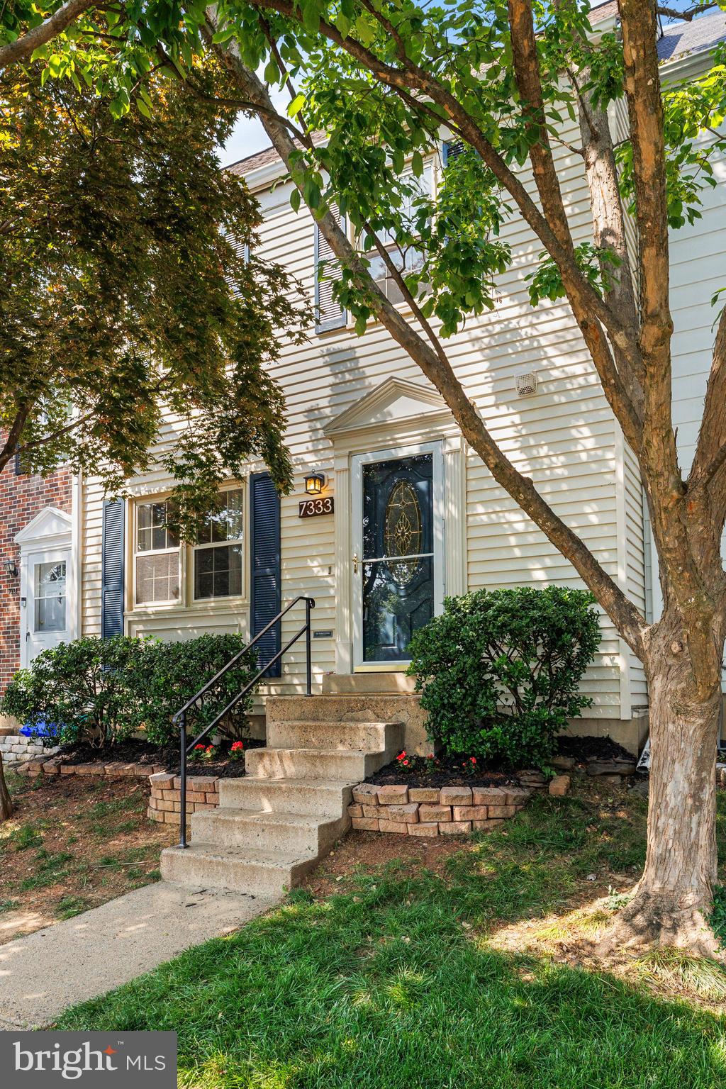 7333 CRESTLEIGH CIRCLE