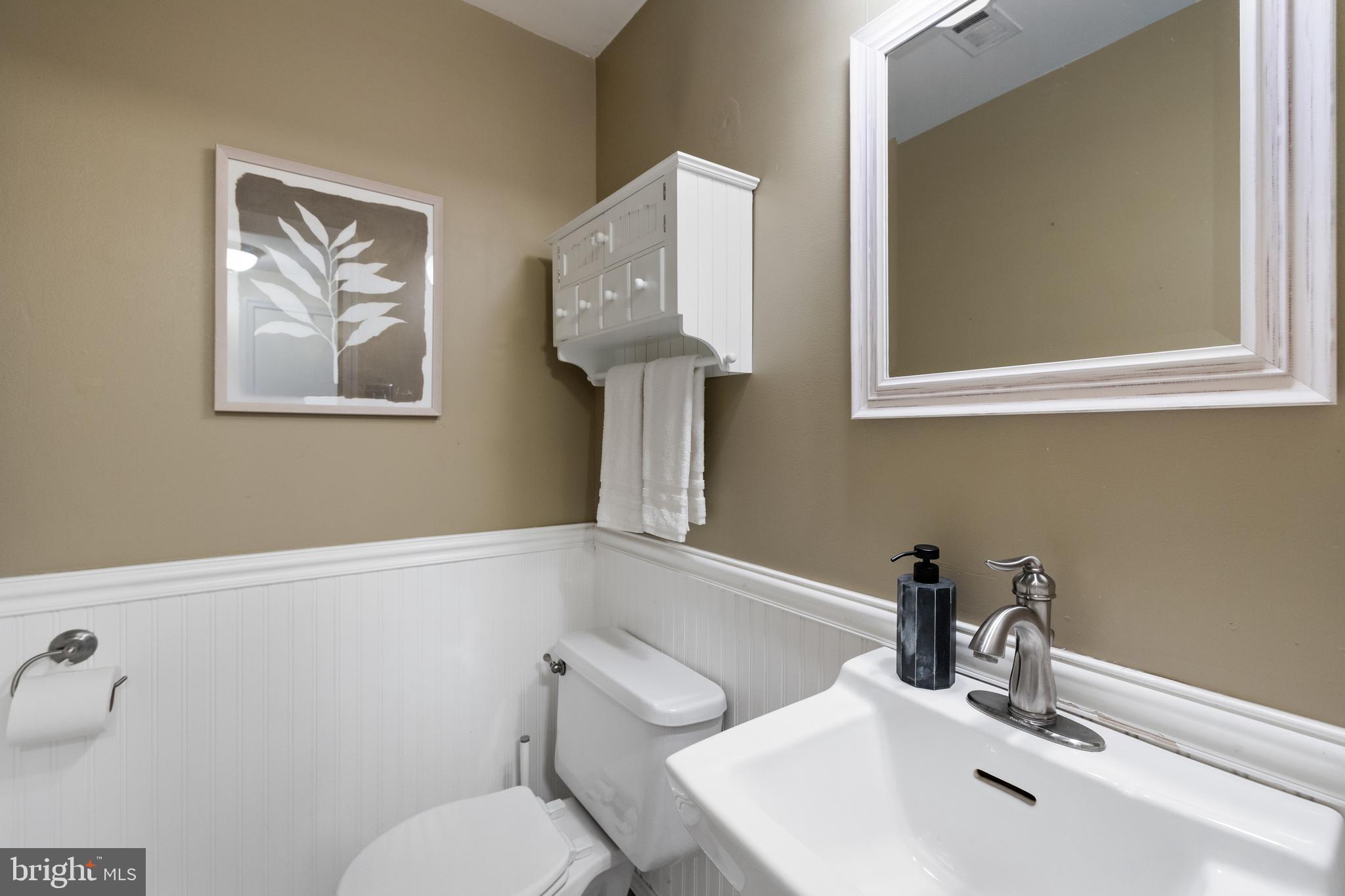 7333 CRESTLEIGH CIRCLE