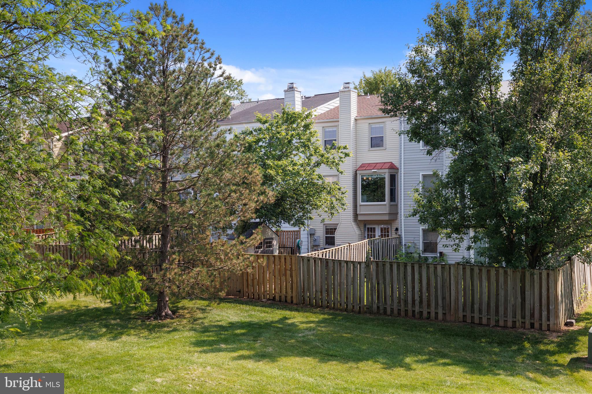 7333 CRESTLEIGH CIRCLE