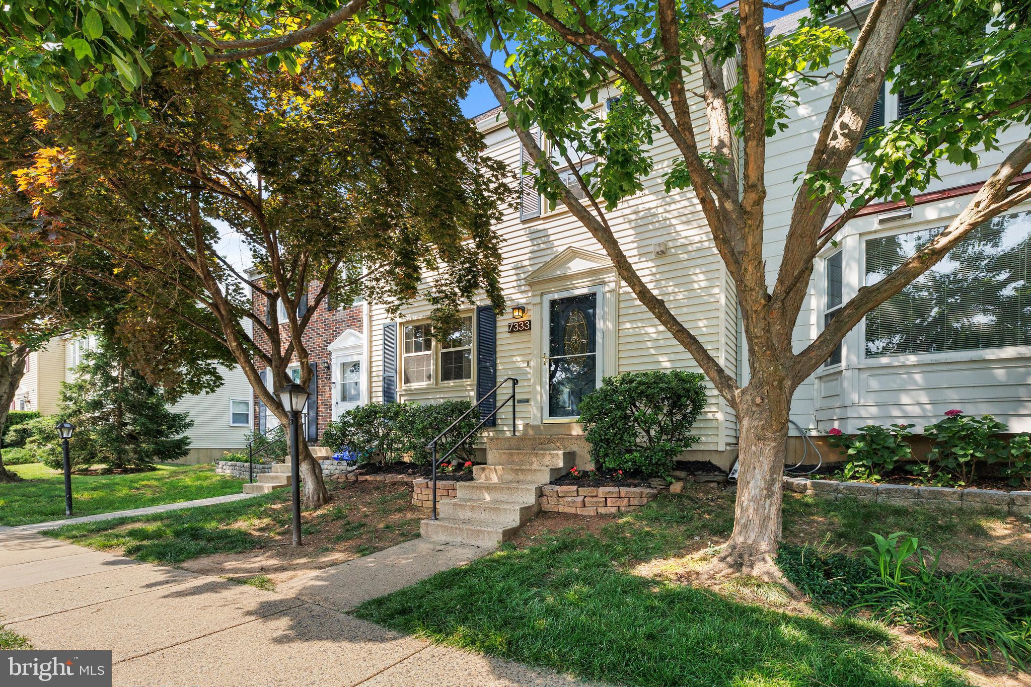 7333 CRESTLEIGH CIRCLE