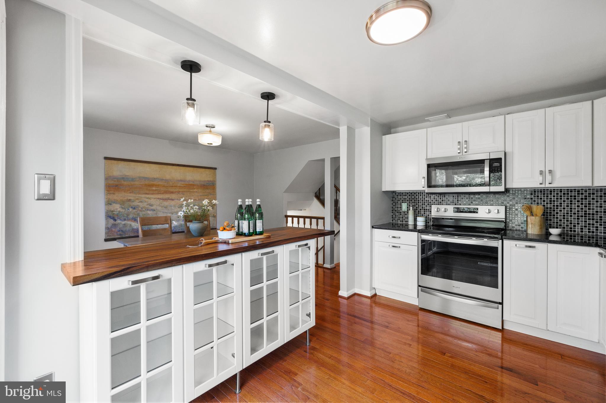 7333 CRESTLEIGH CIRCLE