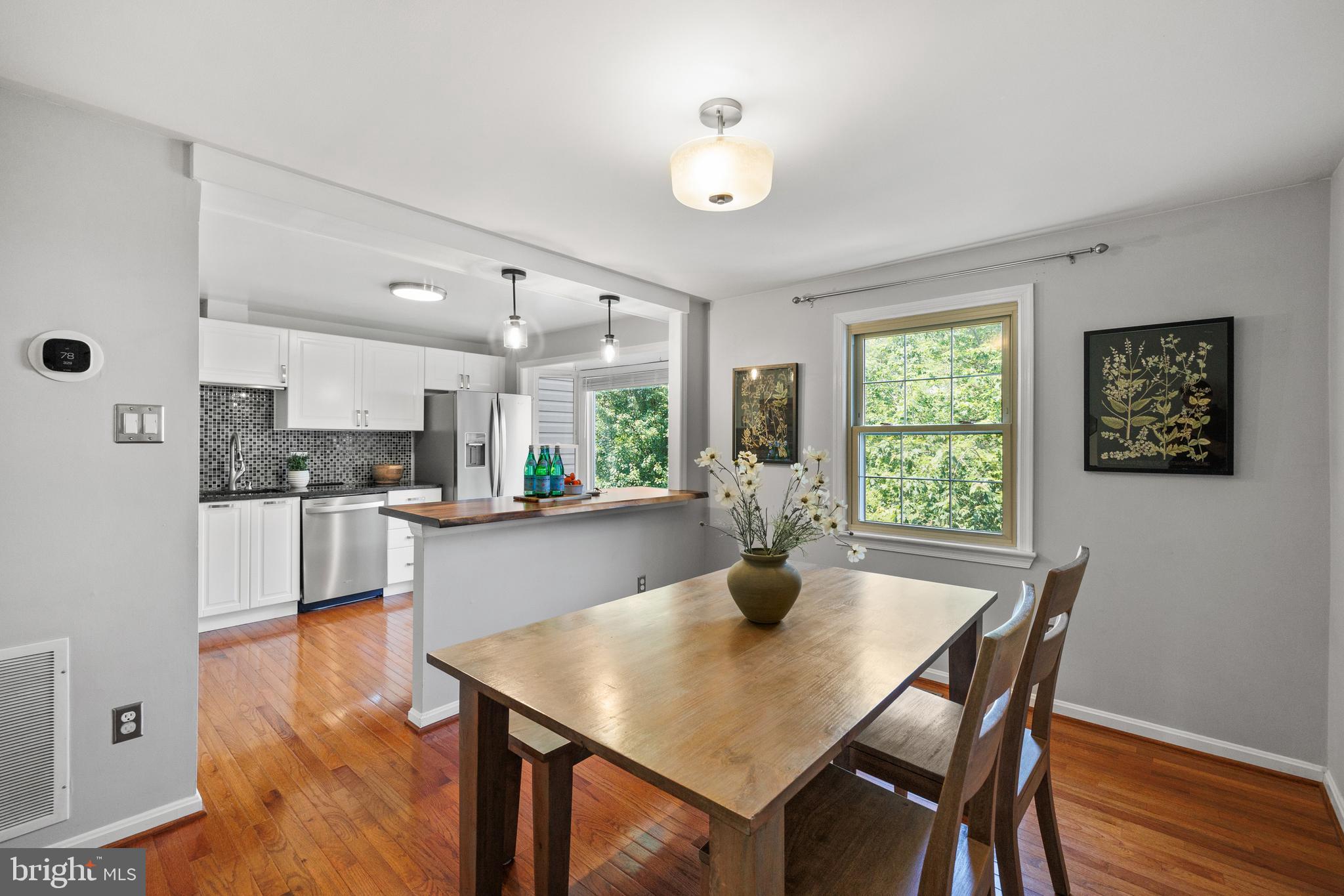 7333 CRESTLEIGH CIRCLE