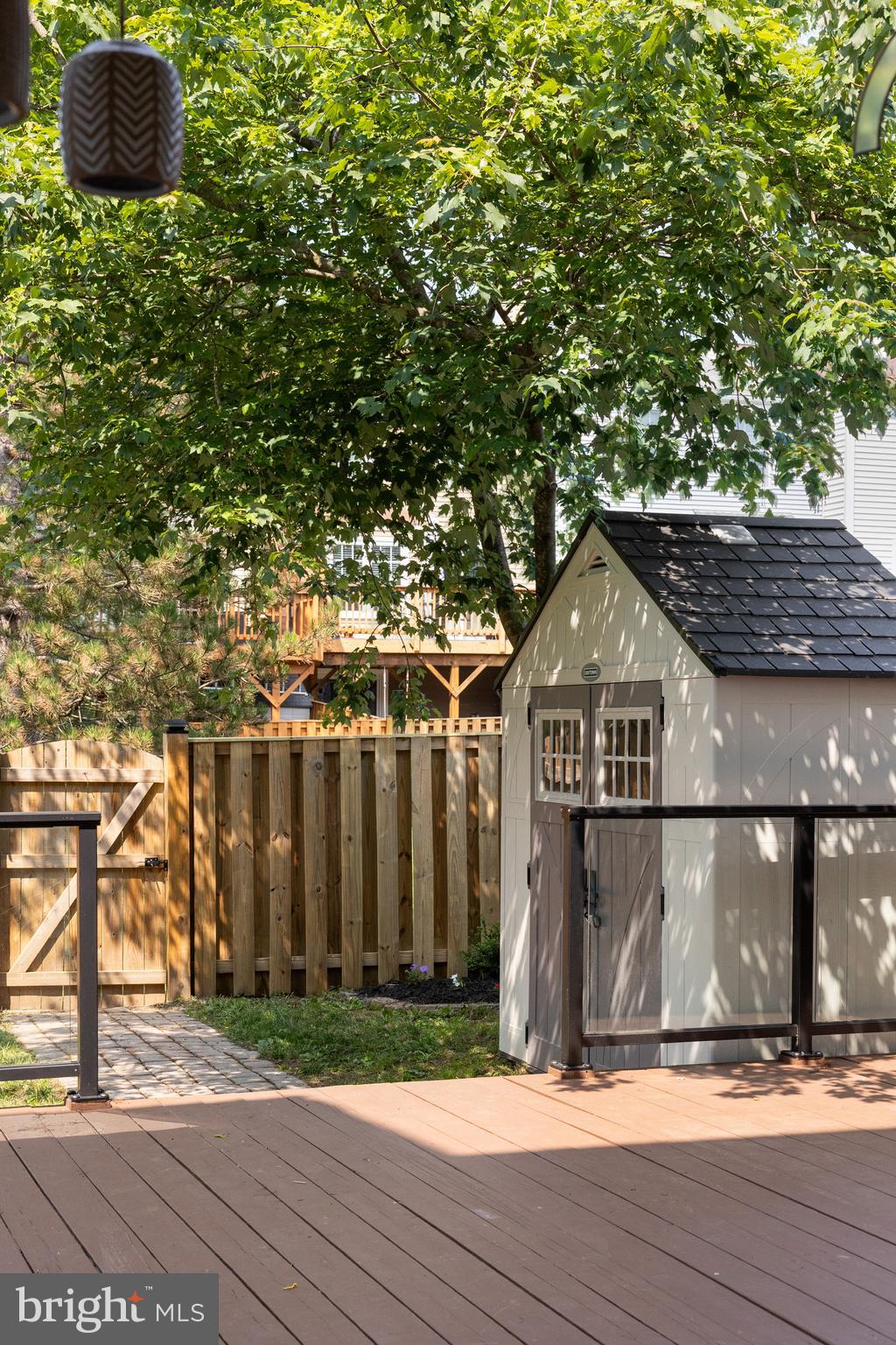 7333 CRESTLEIGH CIRCLE