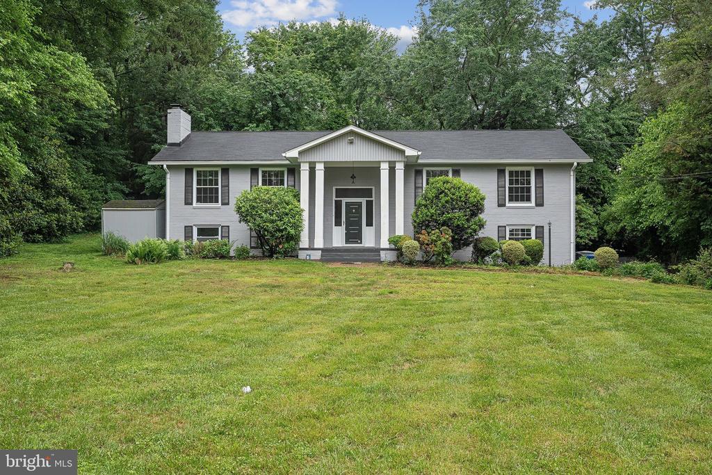 9239 VERNON DR