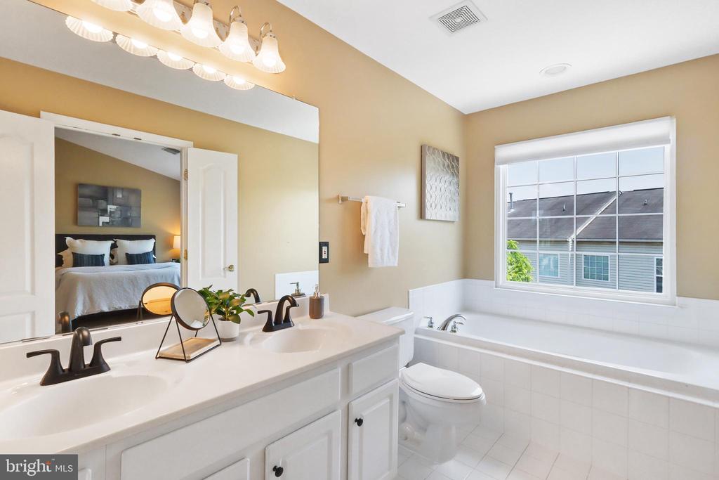 13619 Red Squirrel Way