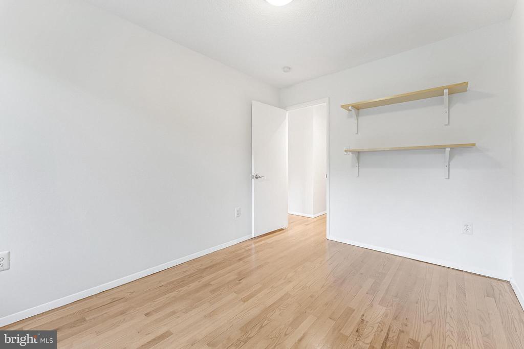 1377 NORTHGATE SQ