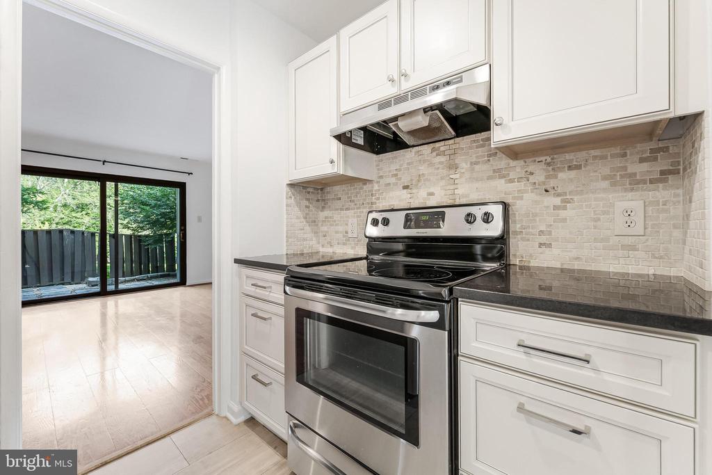 1377 NORTHGATE SQ