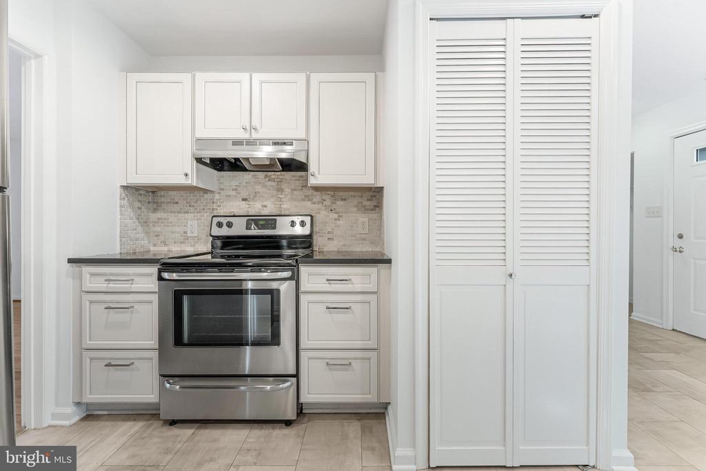 1377 NORTHGATE SQ