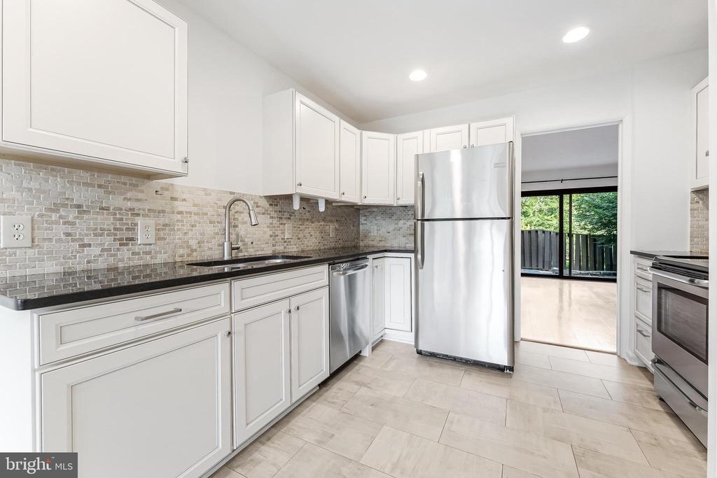 1377 NORTHGATE SQ