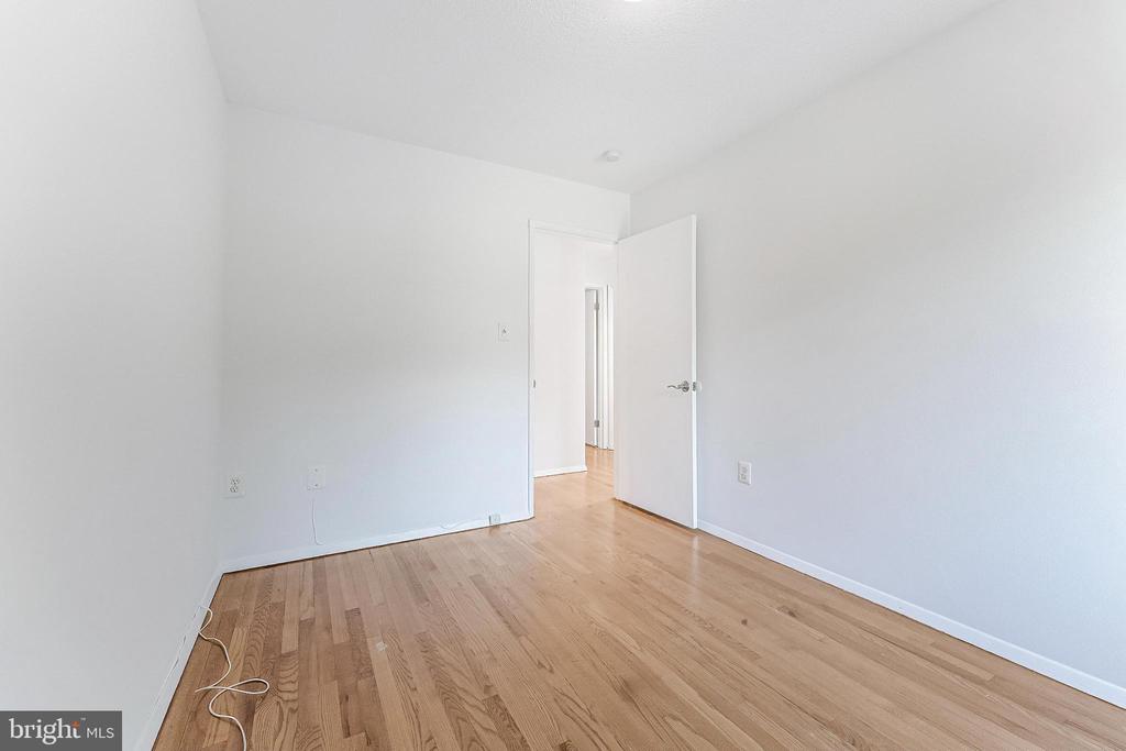 1377 NORTHGATE SQ