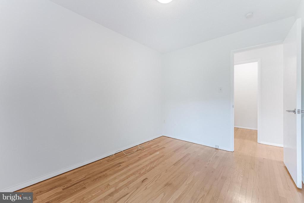 1377 NORTHGATE SQ