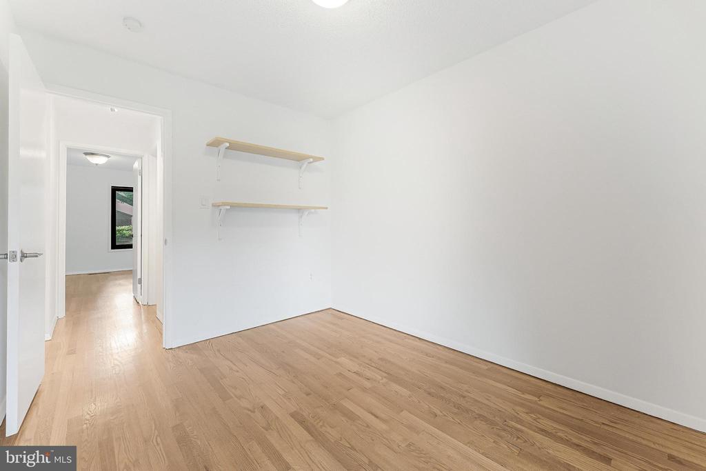 1377 NORTHGATE SQ