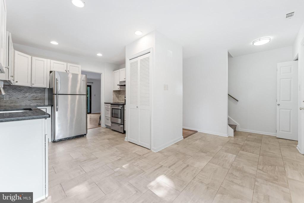 1377 NORTHGATE SQ