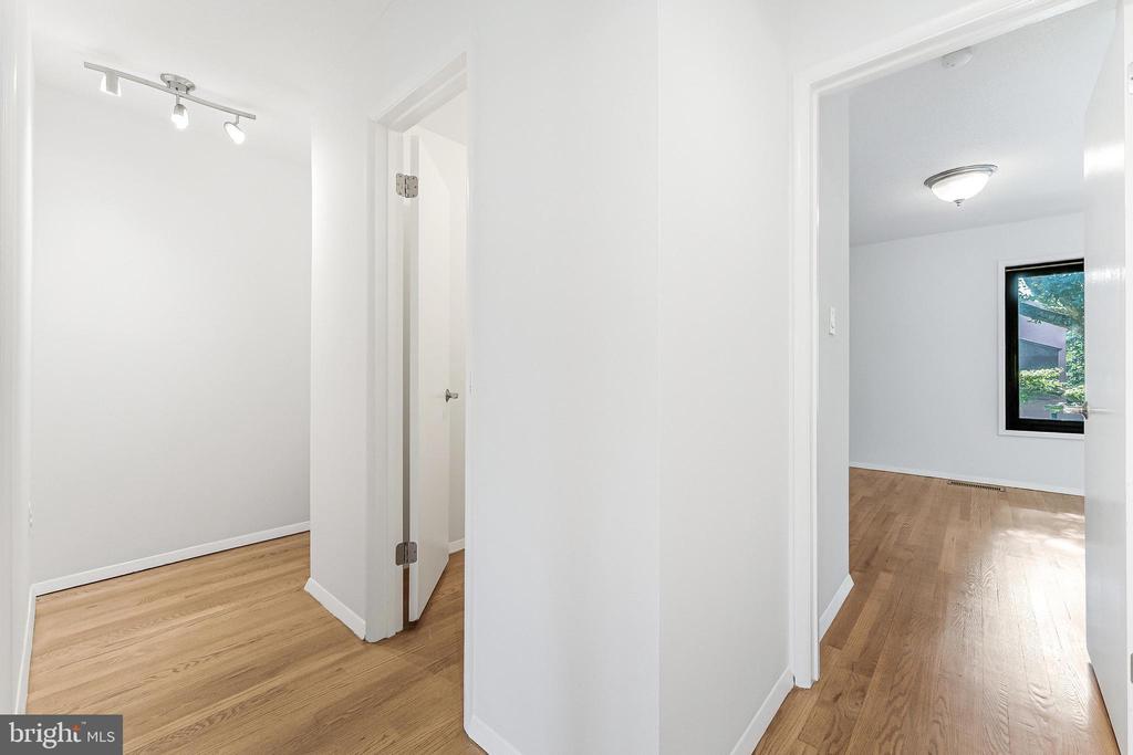1377 NORTHGATE SQ