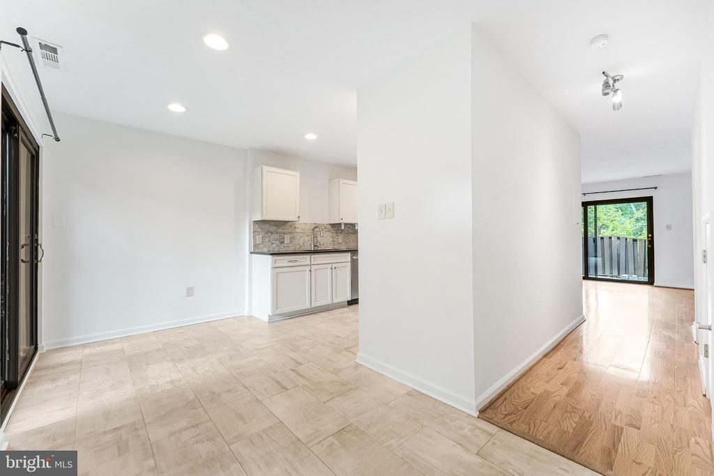 1377 NORTHGATE SQ