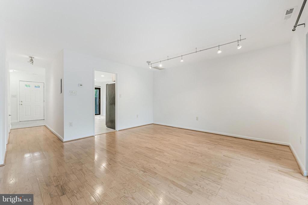 1377 NORTHGATE SQ