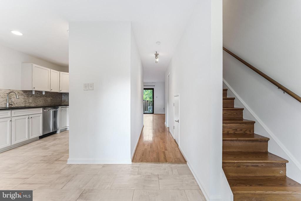 1377 NORTHGATE SQ