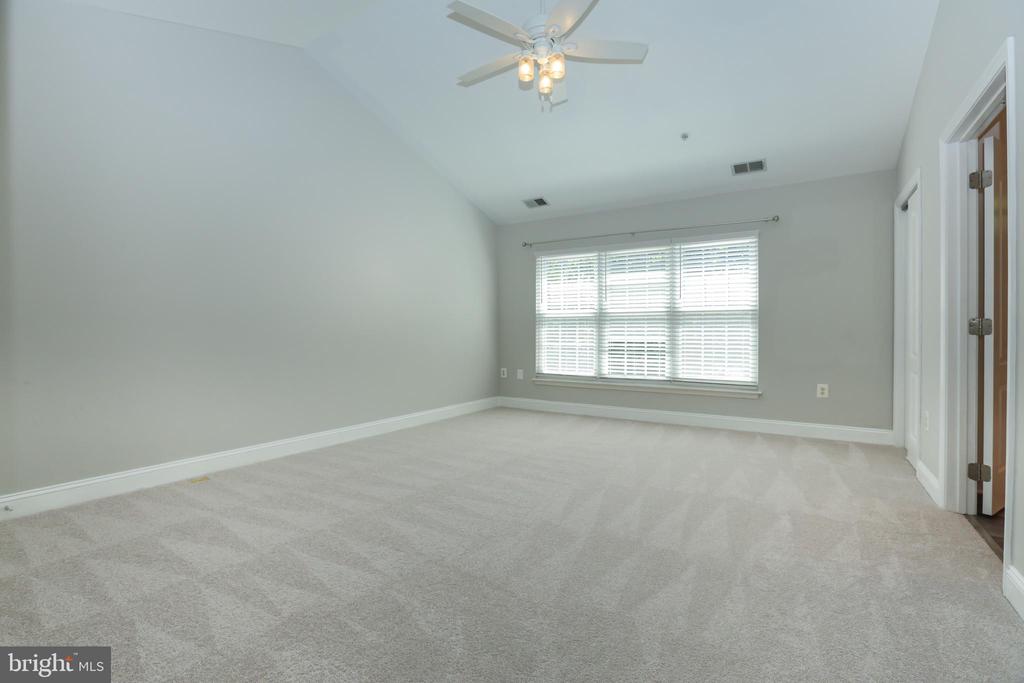2066 Capstone Cir