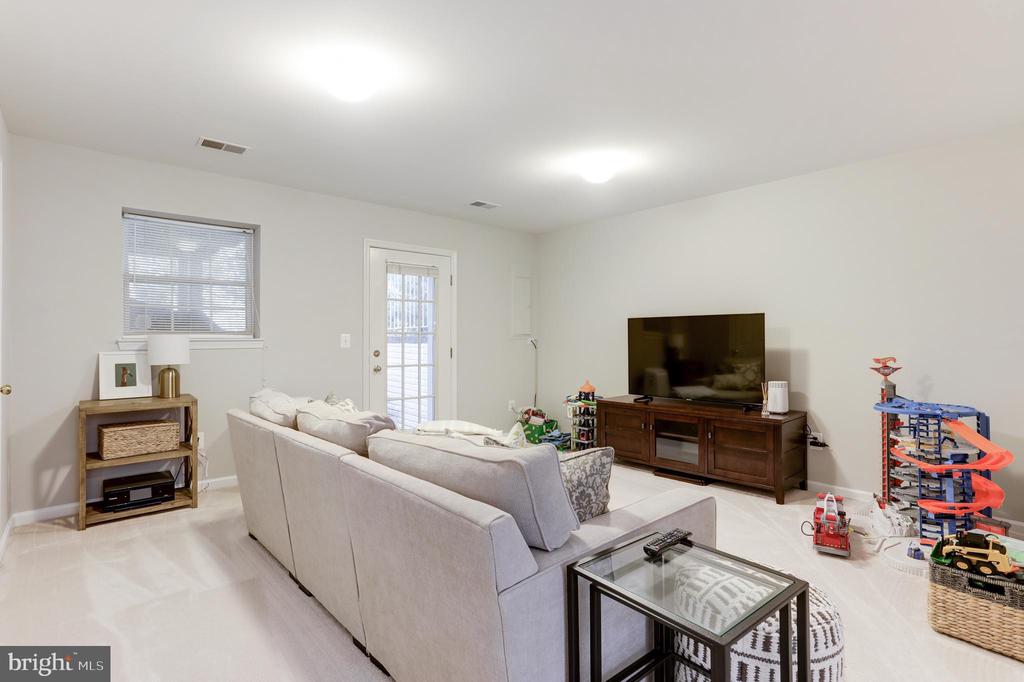 1234 WILD HAWTHORN WAY