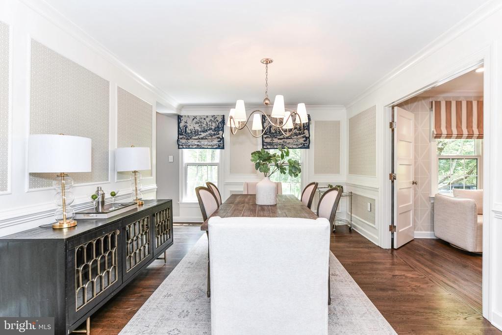810 HICKORY VALE LANE
