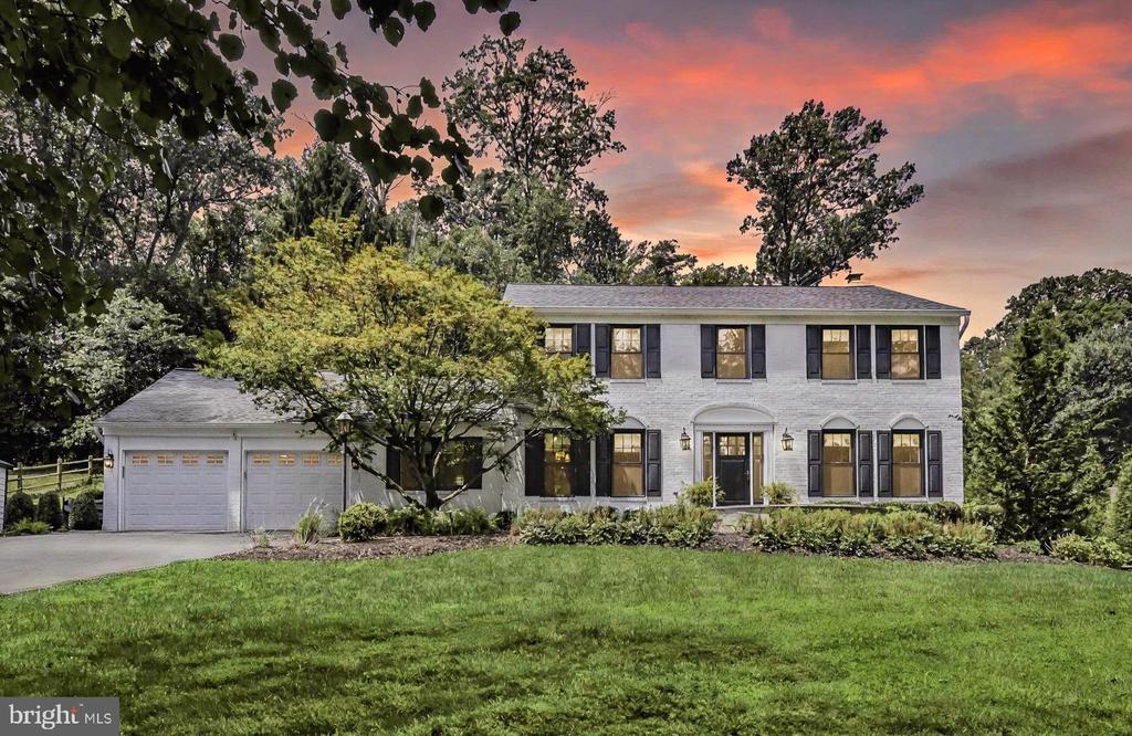 810 HICKORY VALE LANE