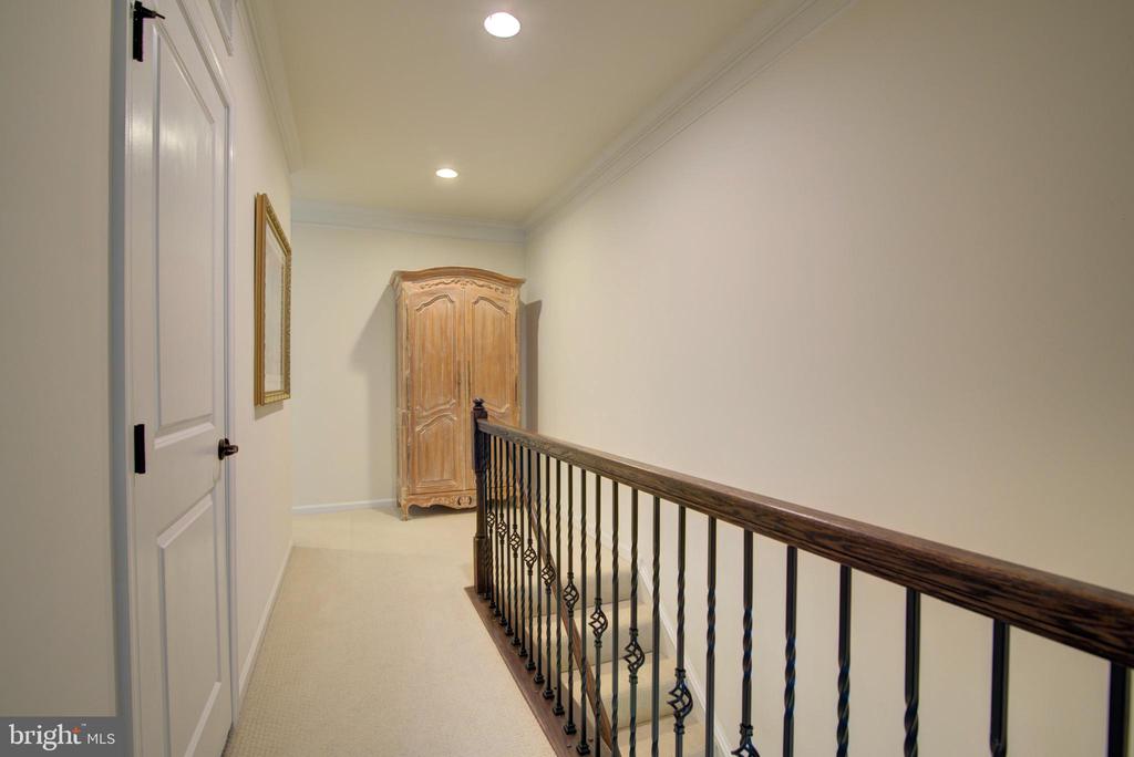 13764 EARHART CIRCLE