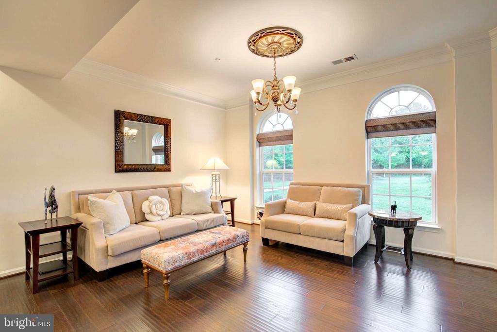 13764 EARHART CIRCLE