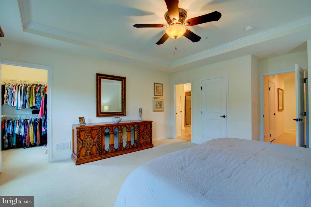 13764 EARHART CIRCLE