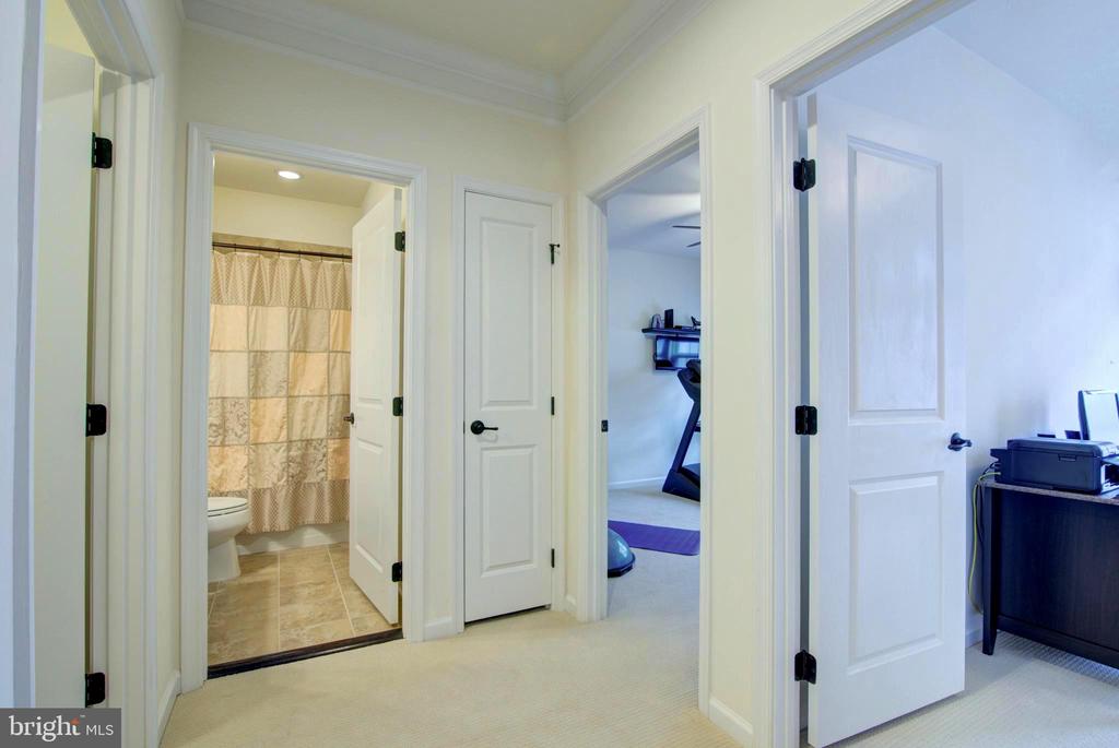 13764 EARHART CIRCLE