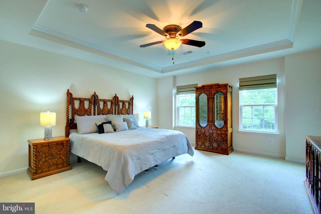 13764 EARHART CIRCLE