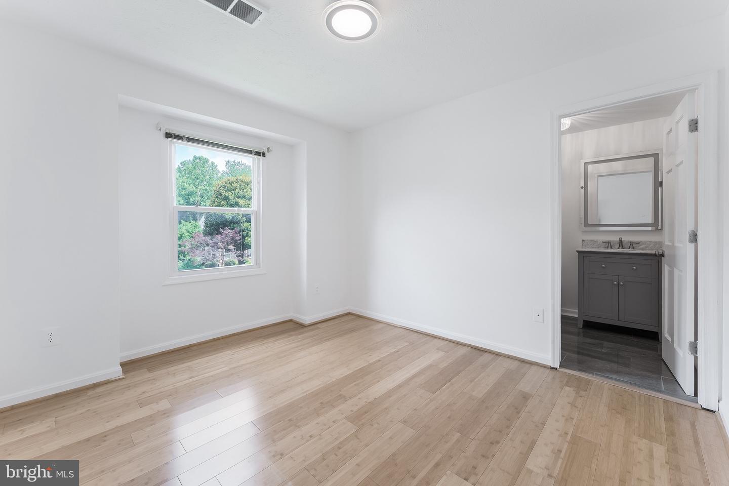 11681 Gilman Ln