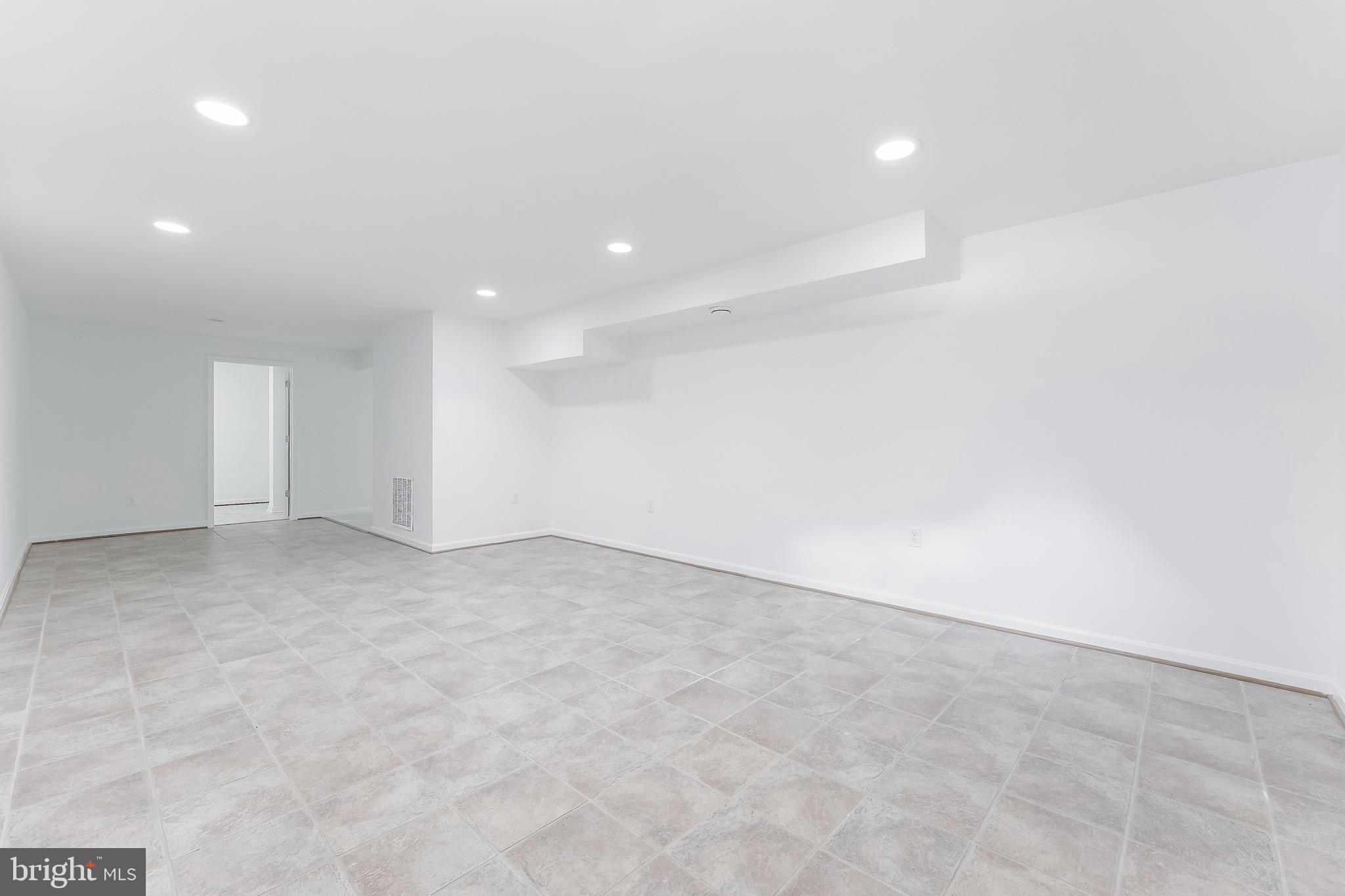 11681 Gilman Ln