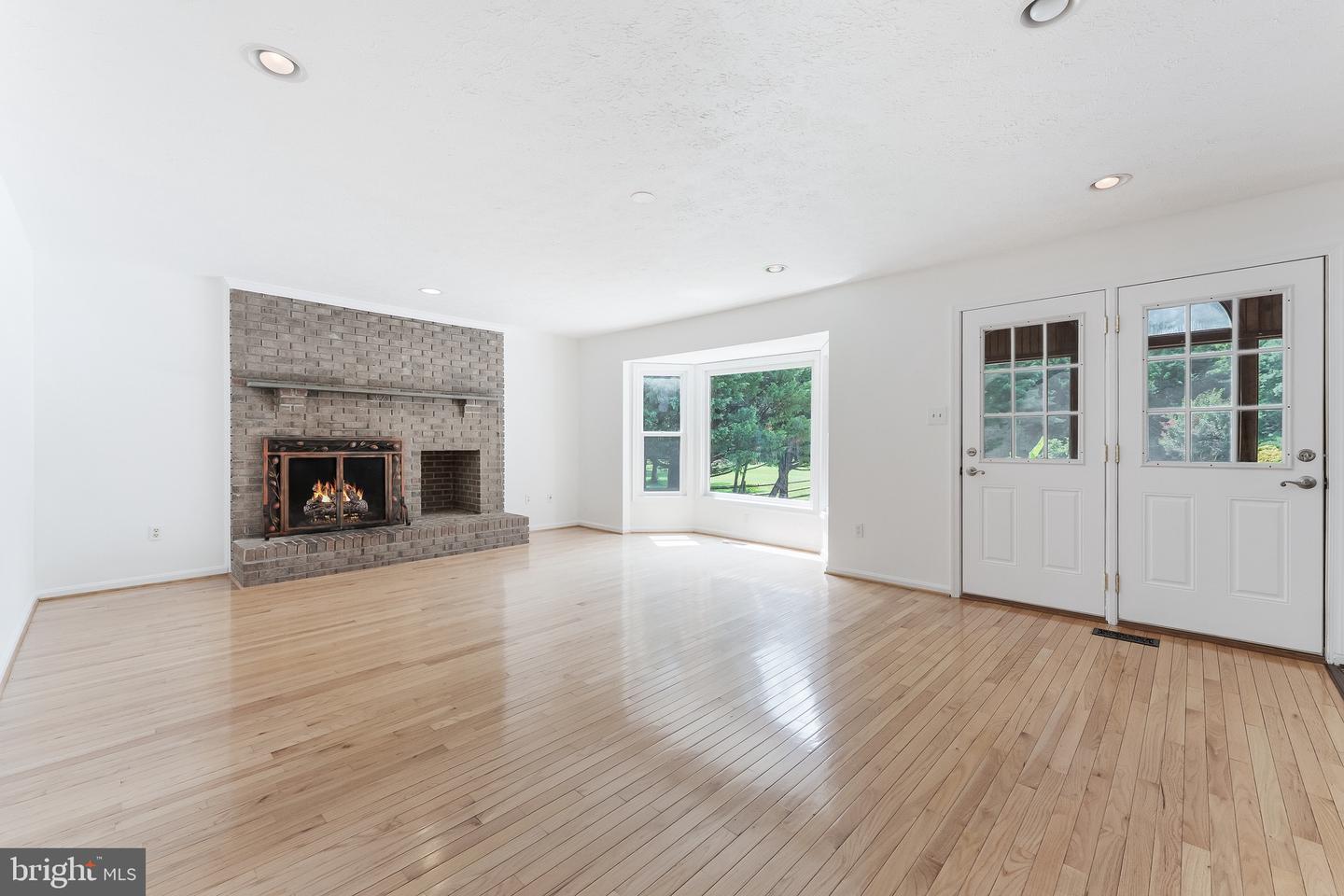 11681 Gilman Ln