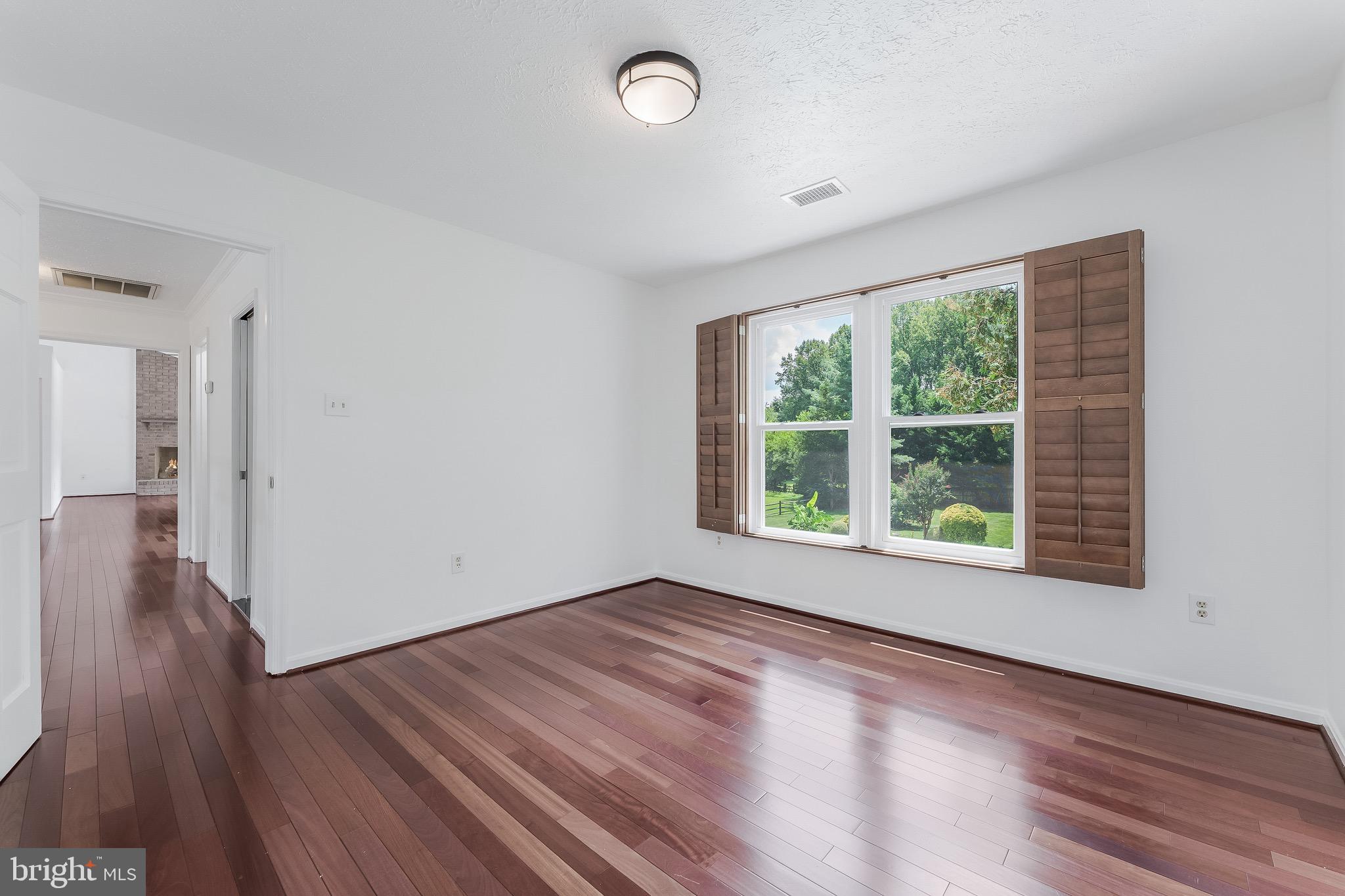 11681 Gilman Ln