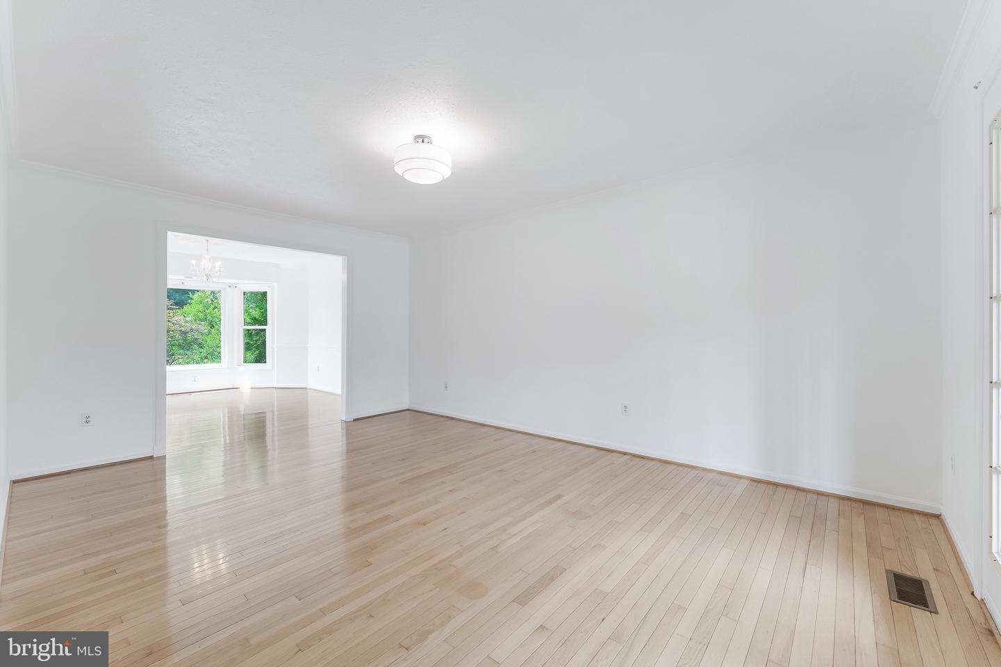 11681 Gilman Ln