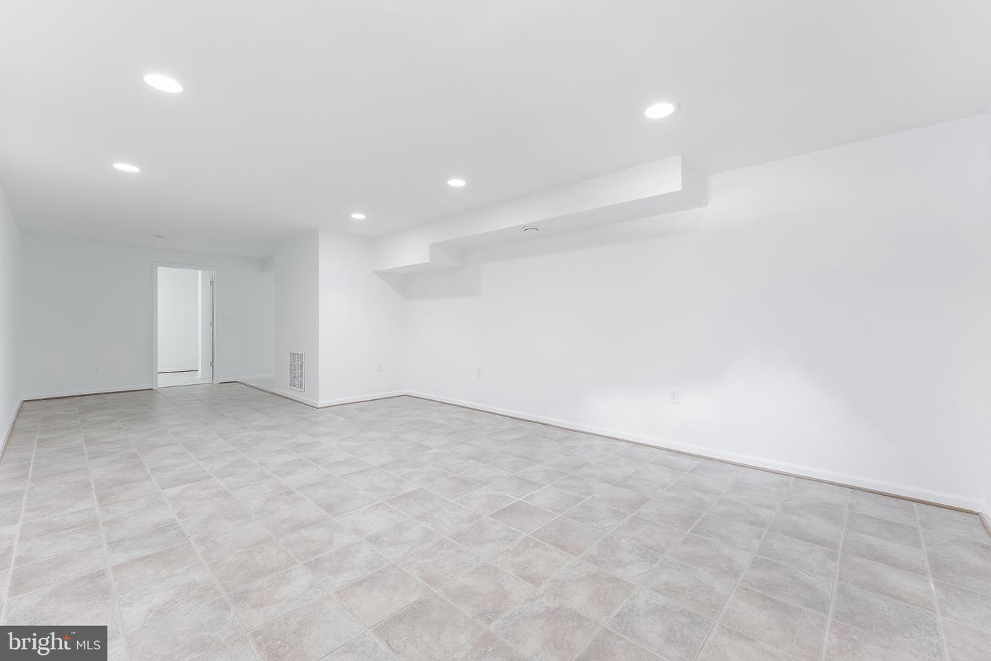 11681 Gilman Ln