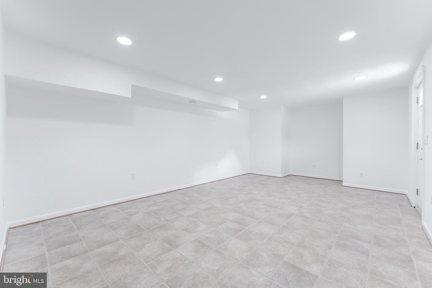 11681 Gilman Ln
