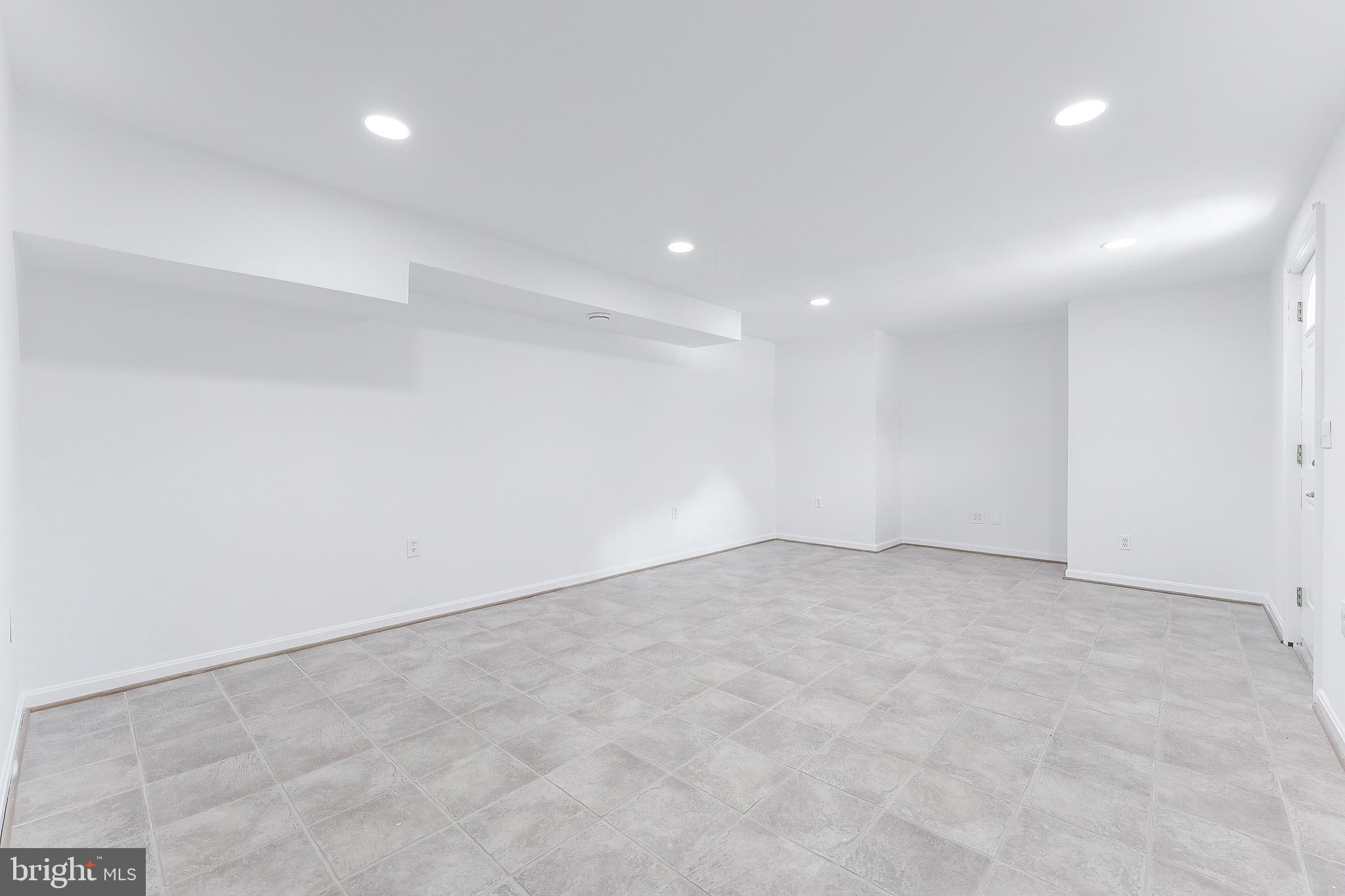 11681 Gilman Ln