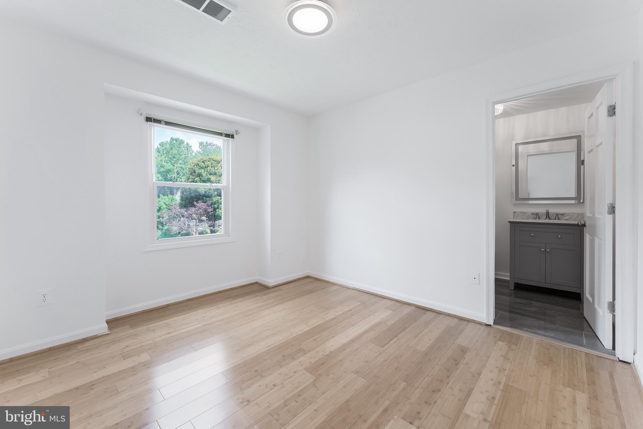 11681 Gilman Ln