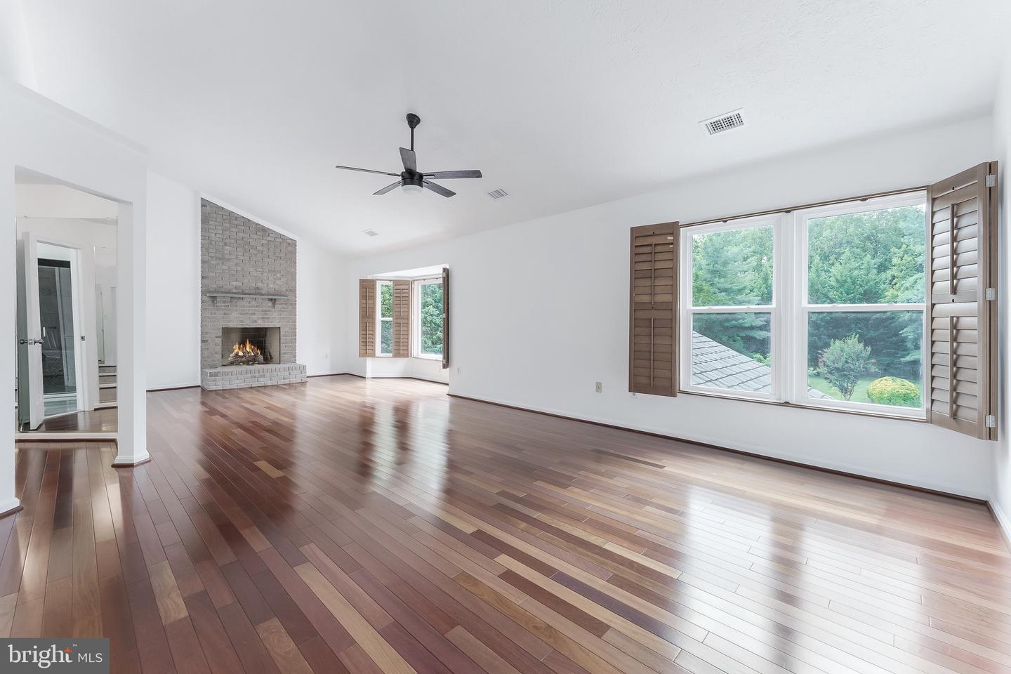 11681 Gilman Ln