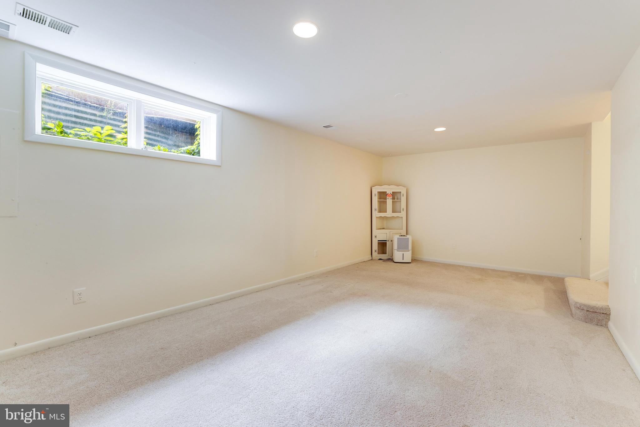 8509 JEFFERSONIAN CT